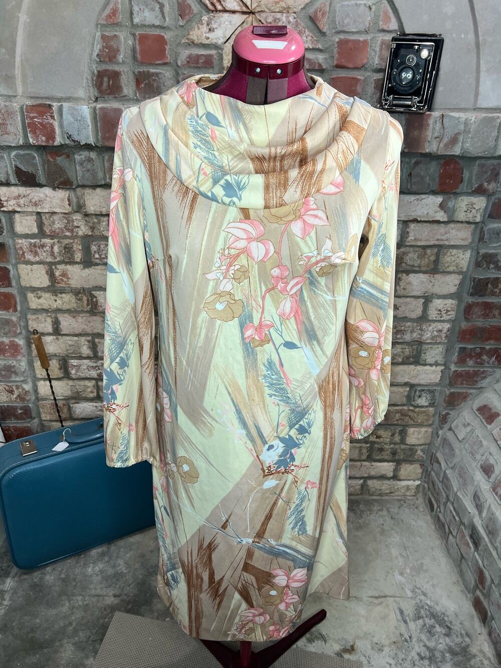 dress vintage 1960s shift cowl collar floral tan pink